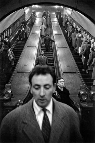 Baker Street Underground Station photographed by Sergio Larrain (1958).