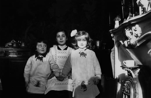 Louise Bourgeois (right) with her brother Pierre and her sister Henriette (c.1917).