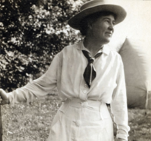 Willa Cather in New Hampshire in 1917.