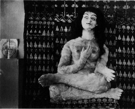 The Alma Mahler Doll by Hermione Moos next to a head study by Oskar Kokoschka (1919)
