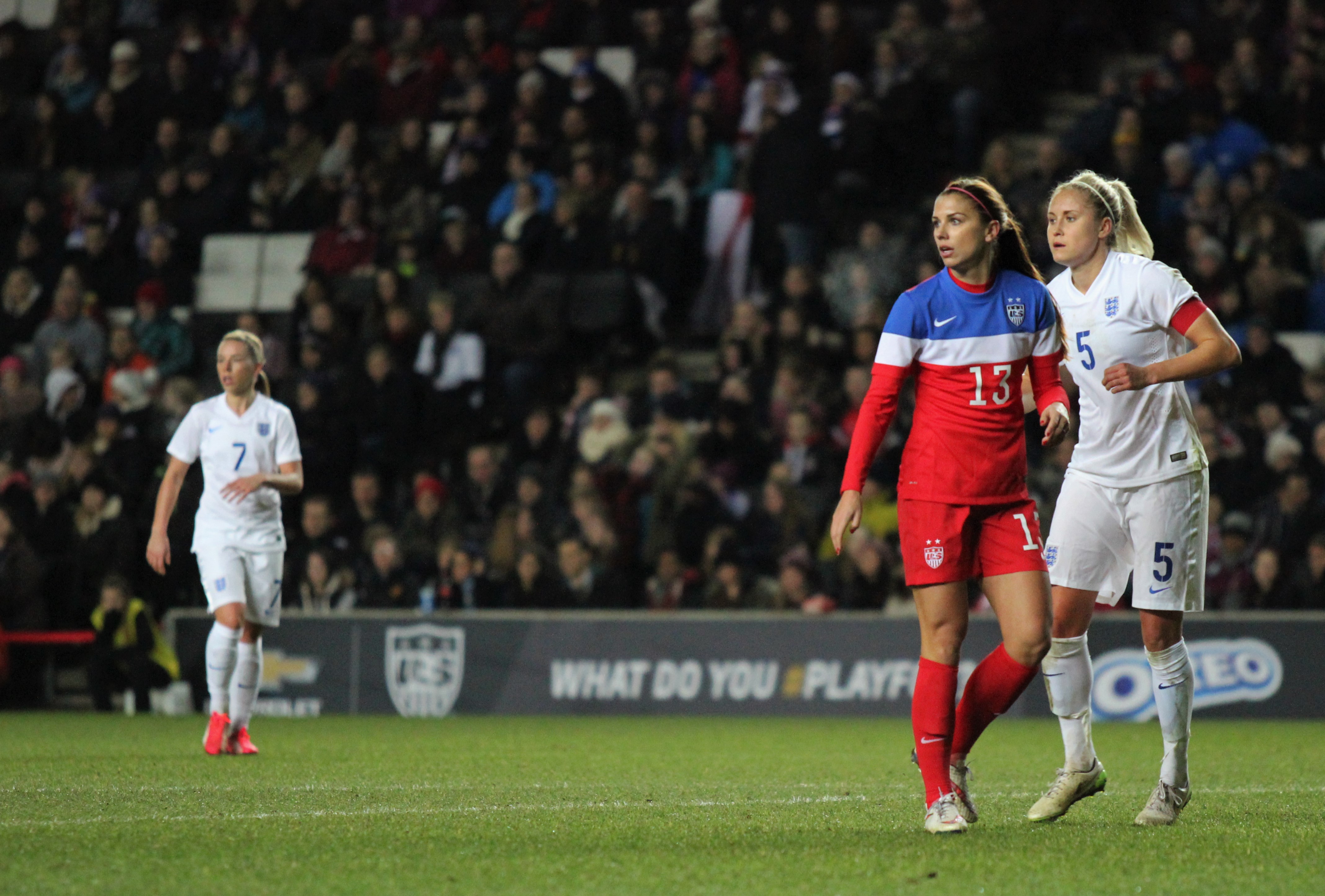 Alex Morgan (USA) and Steph Houghton (England)