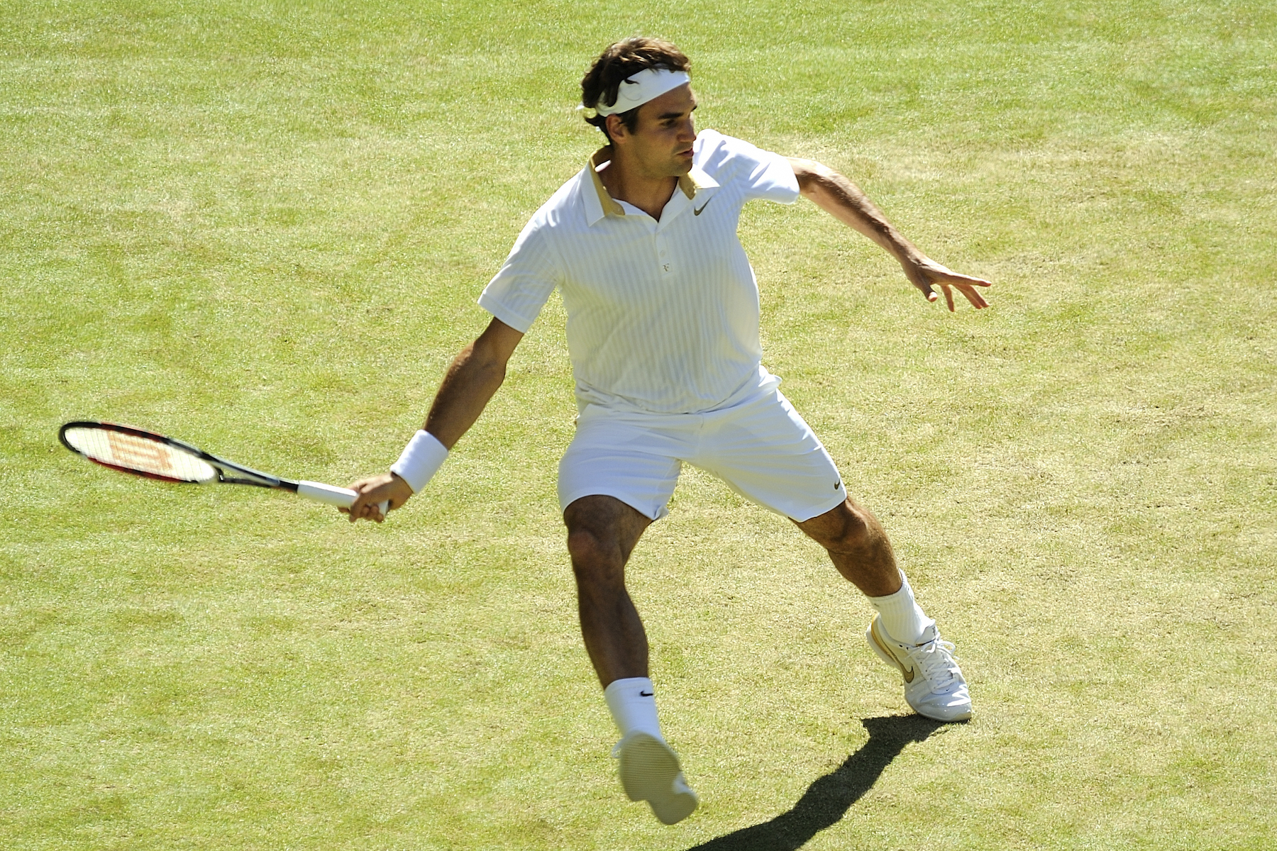 Federer at Wimbledon in 2009 © Justin Smith
