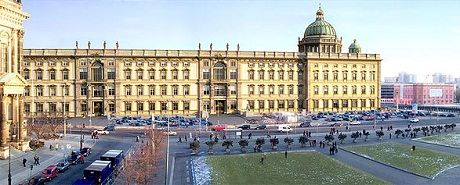 The Berliner Schloss as it was and will be (computer visualisation).